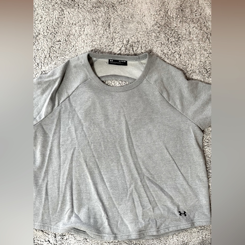 Under Armour women’s top